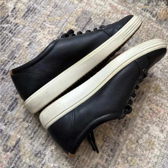Ecco Black Leather women’s lace up Sneakers - Picture 4 of 7